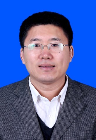曲迎东