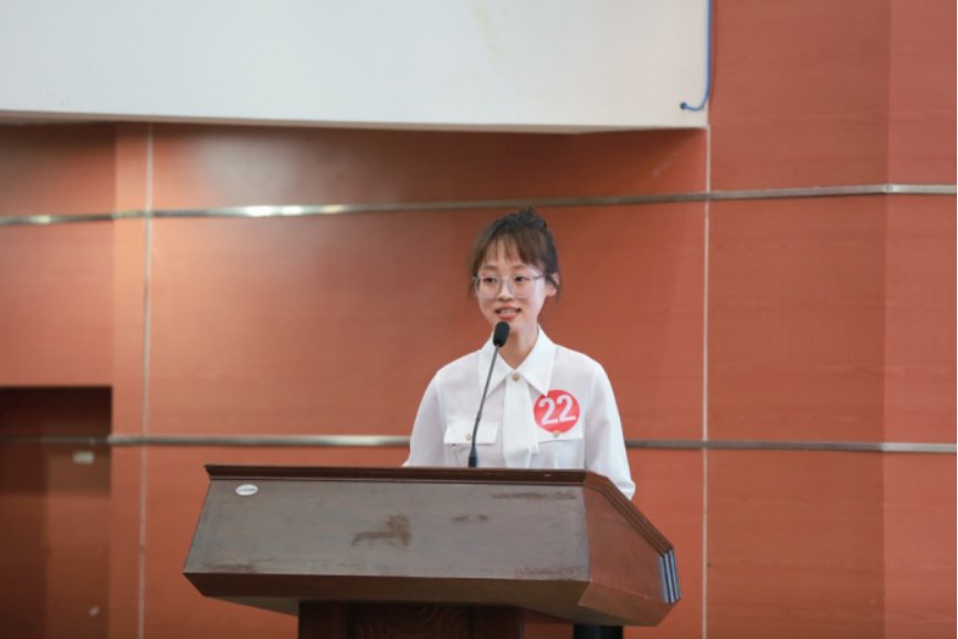当代研究生是贯彻落实党的五中全会精神